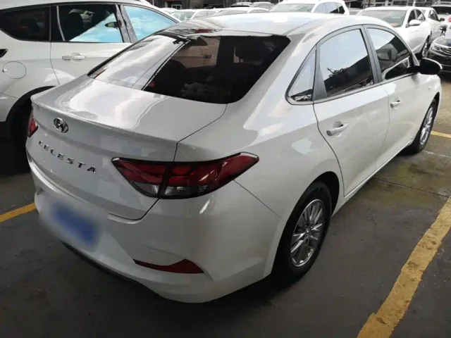 Hyundai Elantra — Фото автомобиля 6