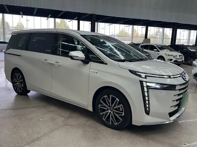 GAC Trumpchi E8 — Фото автомобиля 7