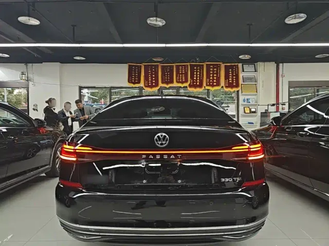 Volkswagen Passat — Фото автомобиля 5
