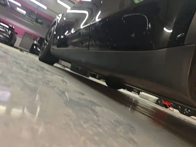 Tesla Model Y — Фото автомобиля 21