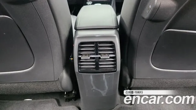 Kia Niro — Фото автомобиля 19