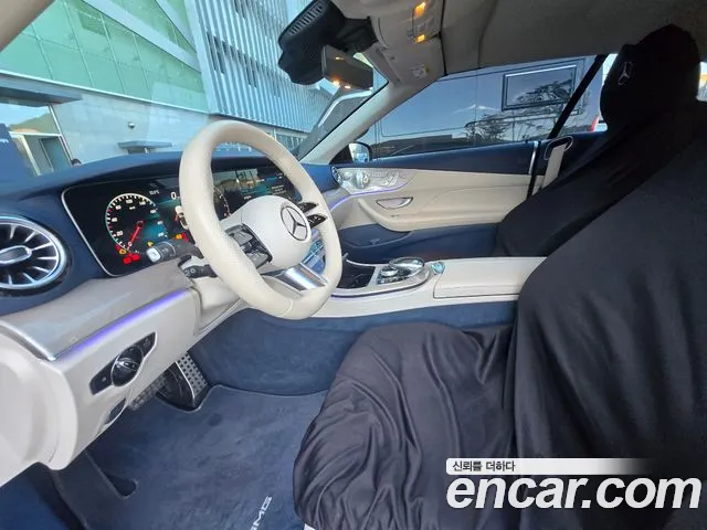 Mercedes-Benz E-Class — Фото автомобиля 14