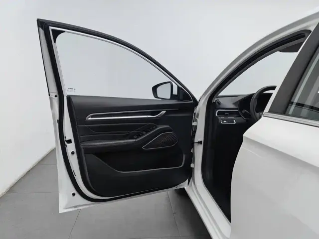 Geely Emgrand — Фото автомобиля 8