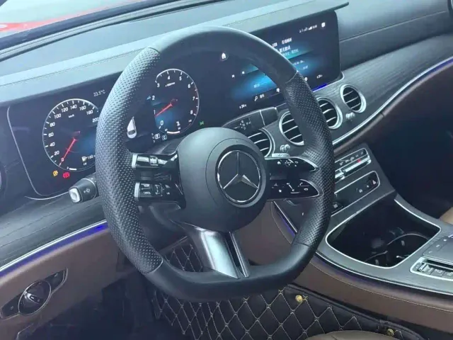 Mercedes-Benz E-Class — Фото автомобиля 5