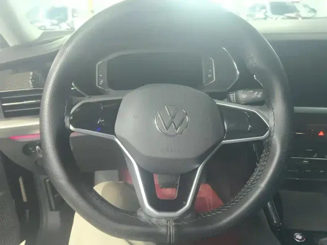 Volkswagen Passat — Фото автомобиля 15