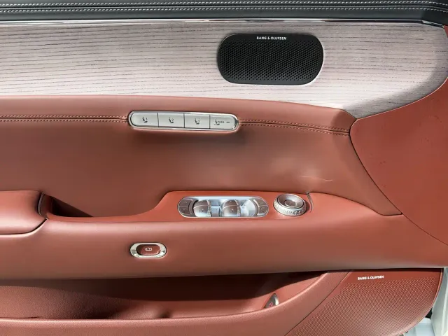 Genesis G90 — Фото автомобиля 17