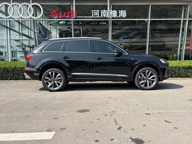 Audi Q7 — Фото автомобиля 3