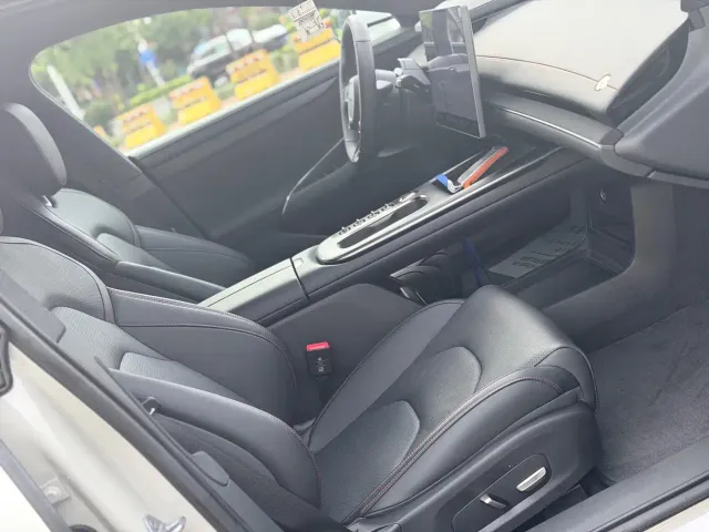Xiaomi SU7 — Фото автомобиля 12