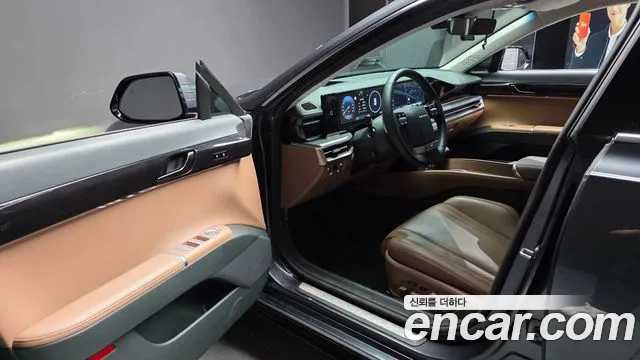 Hyundai Grandeur Grandeur (GN7) 2.5 Бензин 2WD — Фото автомобиля 10