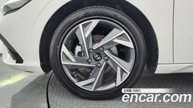 Hyundai AVANTE Новый Avante (CN7) — Фото автомобиля 5