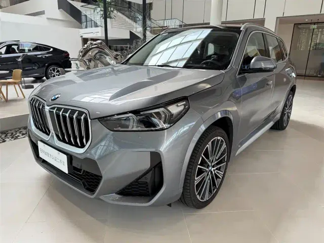 Фотография автомобиля — BMW X1