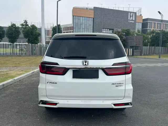Honda Odyssey — Фото автомобиля 4