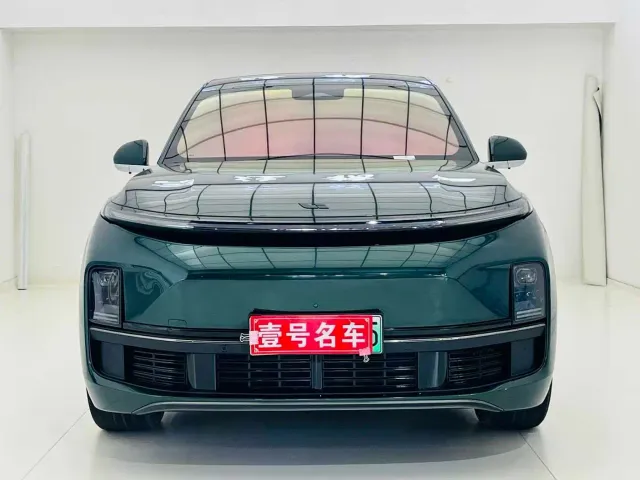 Li Auto L8 — Фото автомобиля 2