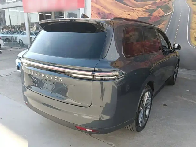 Leapmotor C16 — Фото автомобиля 6