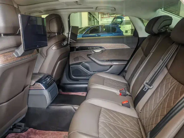 Audi A8 — Фото автомобиля 7