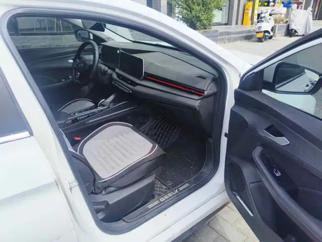 Geely Binrui — Фото автомобиля 13