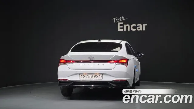 Hyundai Avante CN7 — Фото автомобиля 4