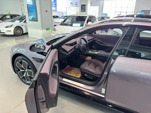 Xiaomi SU7 — Фото автомобиля 7