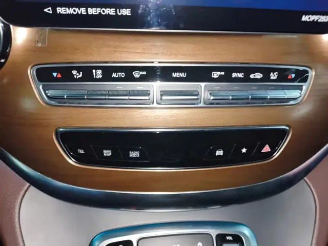 Mercedes-Benz V-Class — Фото автомобиля 12