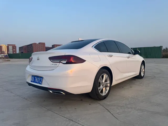 Buick Regal — Фото автомобиля 6