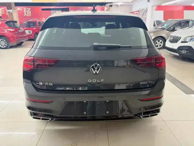 Volkswagen Golf — Фото автомобиля 5