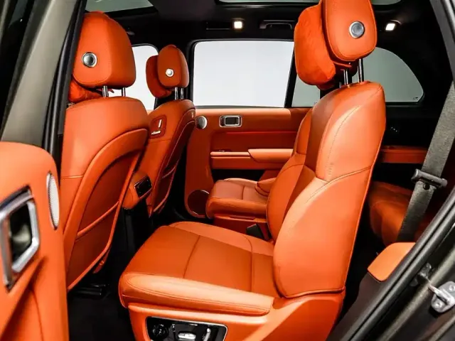 Li Auto L8 — Фото автомобиля 30
