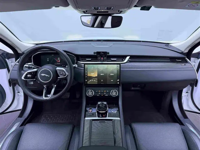 Jaguar XFL — Фото автомобиля 13