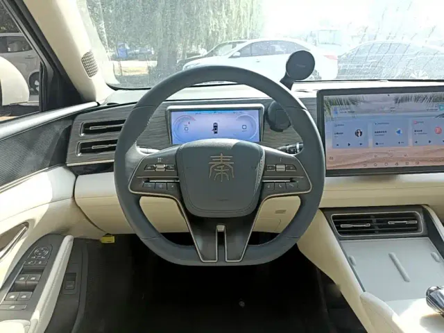 BYD Qin L — Фото автомобиля 10