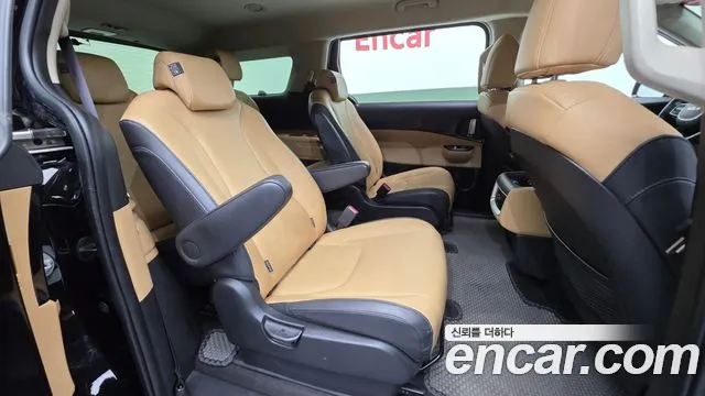 Kia Carnival Generation 4 — Фото автомобиля 29