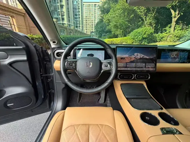 Leapmotor C11 — Фото автомобиля 9