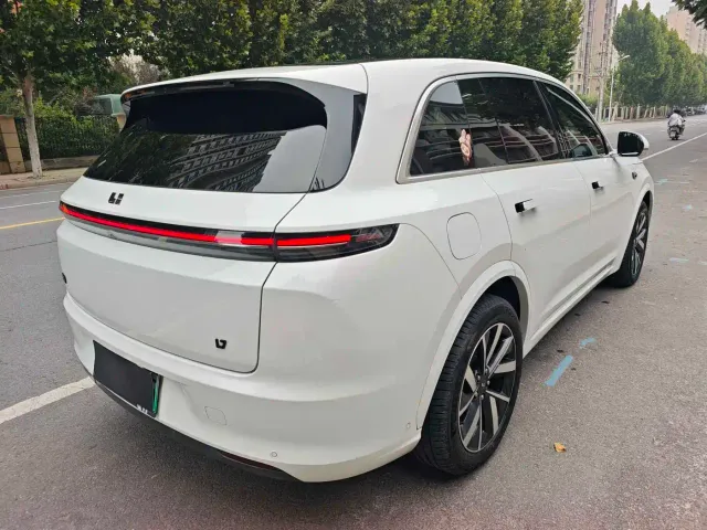 Li Auto L7 — Фото автомобиля 10