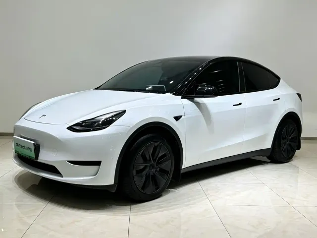 Фотография автомобиля — Tesla Model Y