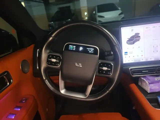 Li Auto L8 — Фото автомобиля 6