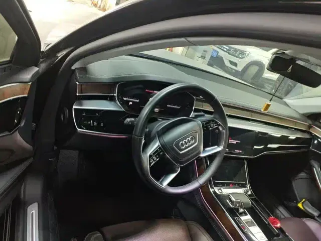 Audi A8 — Фото автомобиля 3