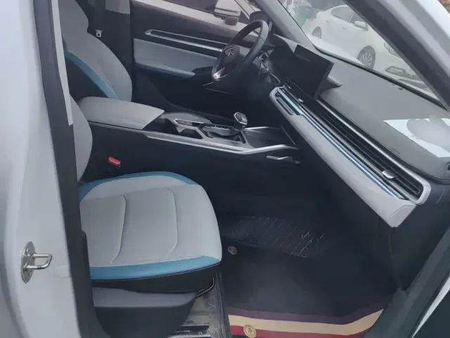 Geely Emgrand — Фото автомобиля 8