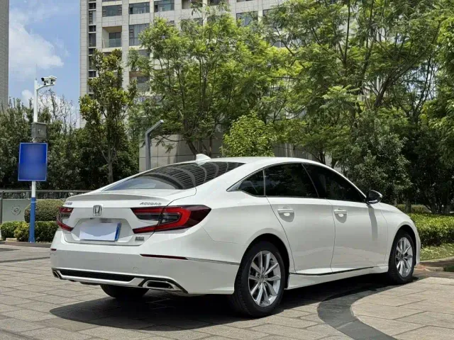 Honda Accord — Фото автомобиля 6