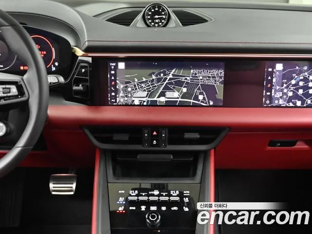 Porsche Macan Electric — Фото автомобиля 14