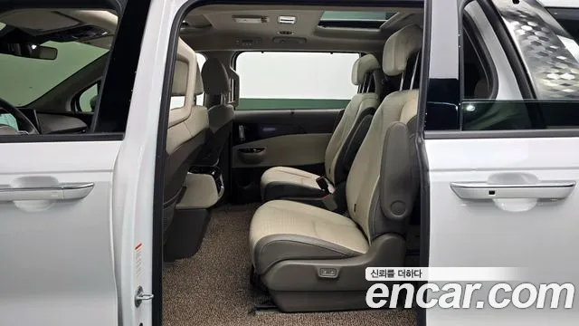 Kia Canival Carnival 4 поколение Дизель 9 мест Signature — Фото автомобиля 4