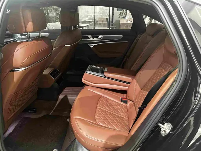 Audi A6L — Фото автомобиля 12