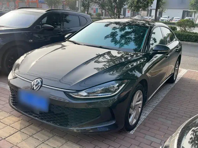 Фотография автомобиля — Volkswagen Lamando