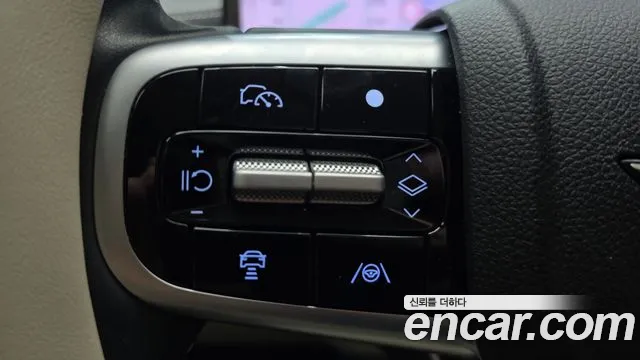 Genesis GV70 — Фото автомобиля 24