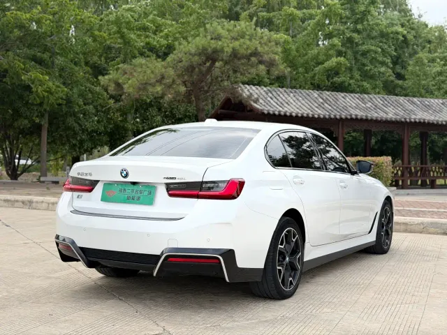 BMW i3 — Фото автомобиля 4