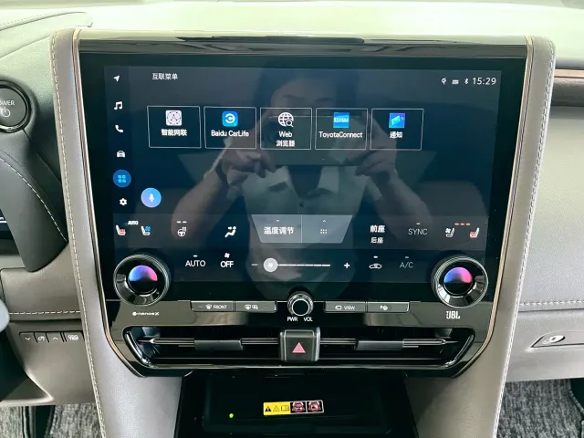 Toyota Alphard — Фото автомобиля 17