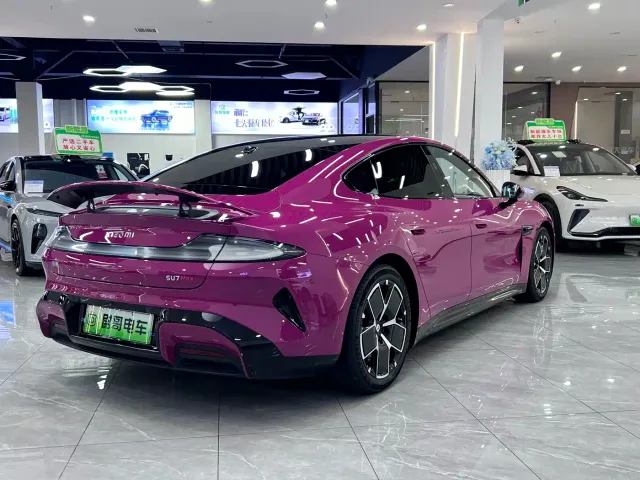 Xiaomi SU7 — Фото автомобиля 13