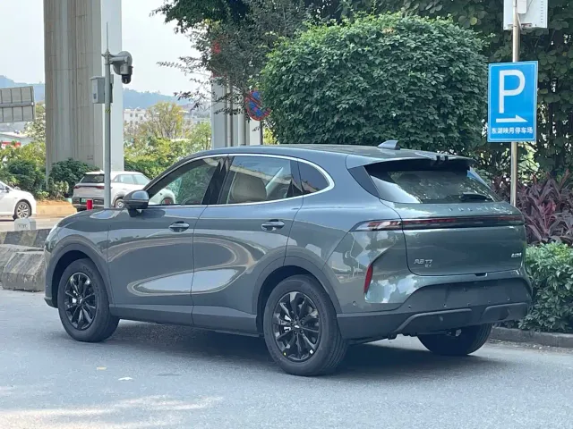 Chery Fengyun T7 — Фото автомобиля 10