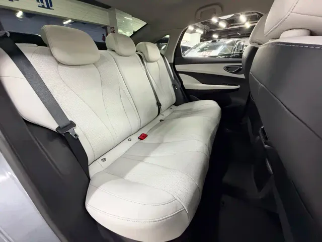 BYD Seal 05 DM-i — Фото автомобиля 12