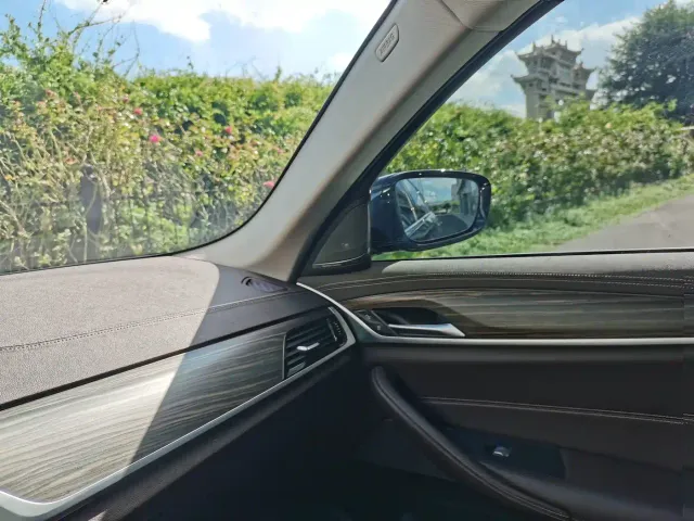 BMW 5 Series — Фото автомобиля 20