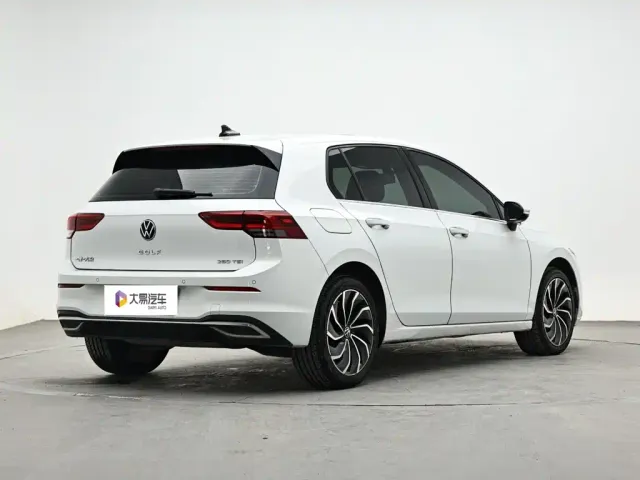 Volkswagen Golf — Фото автомобиля 3