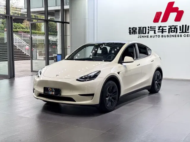 Фотография автомобиля — Tesla Model Y