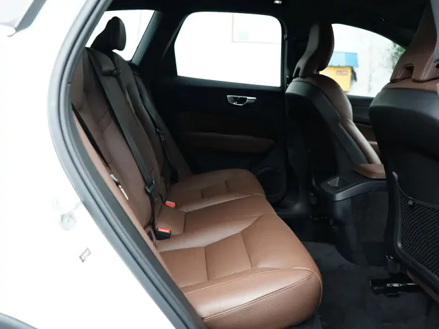 Volvo XC60 — Фото автомобиля 22